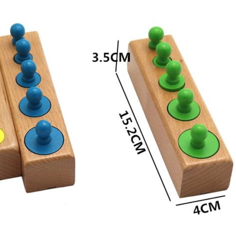 JEU DE CYLINDRES EN BOIS COLORÉS – JOUET MONTESSORI 3 ANS – COULEURS & COORDINATION