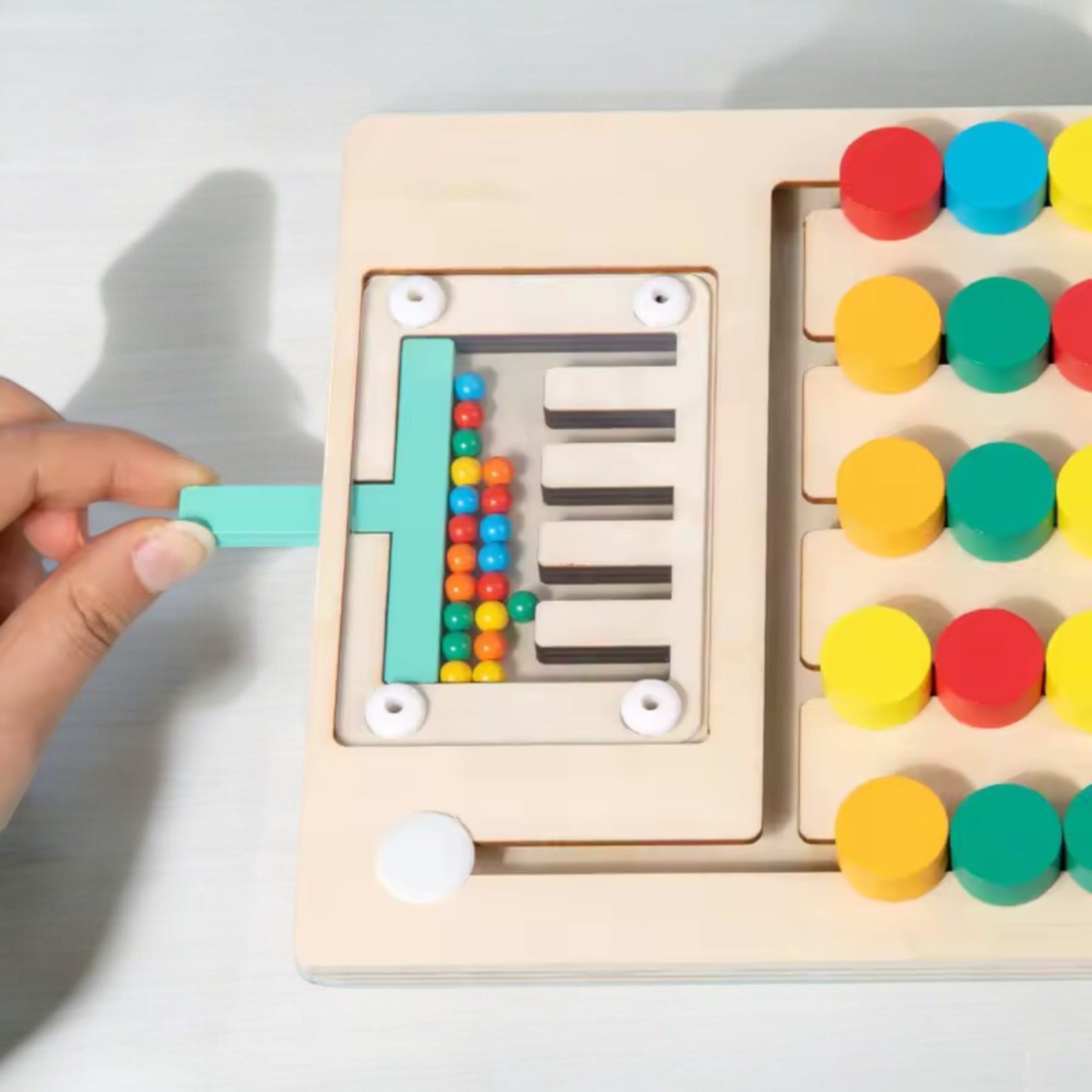 TABLEAU INTERACTIF EN BOIS MONTESSORI