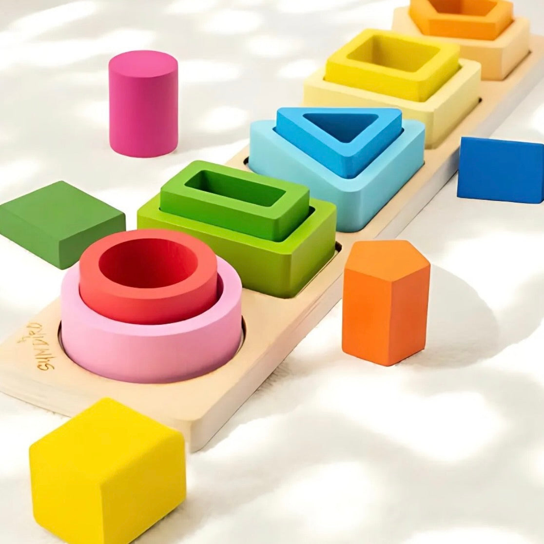 PUZZLE GÉOMÉTRIQUE – JOUET MONTESSORI 3 & 4 ANS